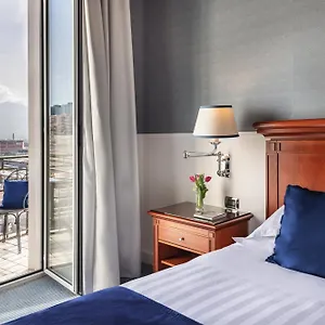 Отель Starhotels Terminus Неаполь